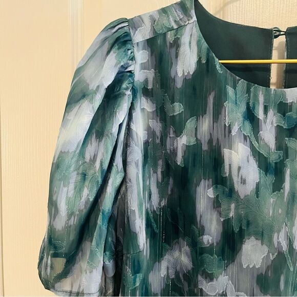 Abby Glass Elegant Green Patterned Women's Blouse - Picture 4 of 9